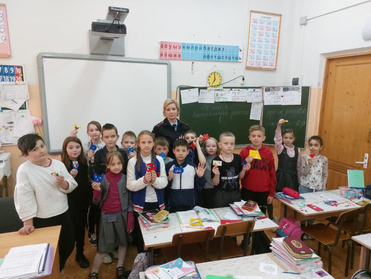 Беседа о правилах безопасности на дорогах.